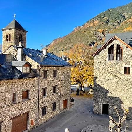 Apartamento En El Centro De Benasque Con Piscina Exterior photo