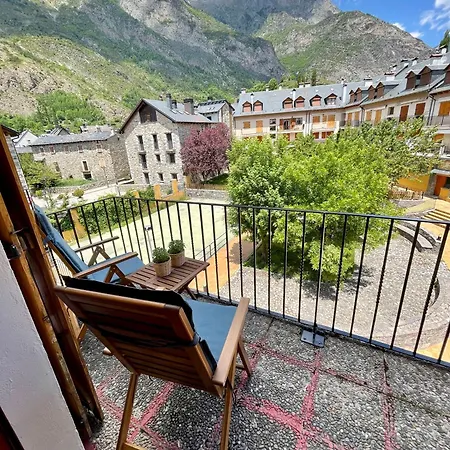 Apartamento En El Centro De Benasque Con Piscina Exterior photo